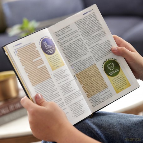 NKJV Armor of God Bible, Hardcover (Children's Bible, Red Letter, Comfort Print, Holy Bible): New King James Version: Nkjv Armor of God Bible, Children's Bible, Red Letter, Comfort Print - Thomas Nelson [KSIĄŻKA]