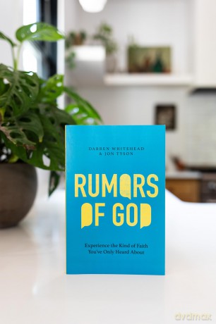 Rumors of God: Experience the Kind of Faith You've Only Heard About - Darren Whitehead [KSIĄŻKA]