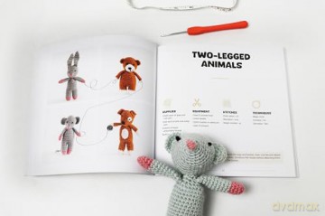 Kawaii Crocheted Animals: 35 Adorable Amigurumi Critters - Marie-Noelle Bayard [KSIĄŻKA]