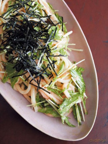The 5-Minute Japanese Noodles Cookbook: Ramen, Soba, Udon, Somen and More! - Etsuko Ichise [KSIĄŻKA]