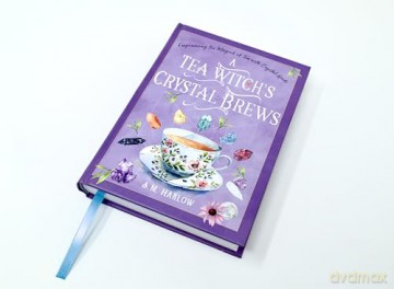A Tea Witch's Crystal Brews: Empowering the Magick of Tea with Crystal Grids - S. M. Harlow [KSIĄŻKA]