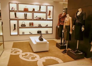 Little Book of Celine: The story of the iconic fashion house (Little Books of Fashion) - Frances Solá-Santiago [KSIĄŻKA]