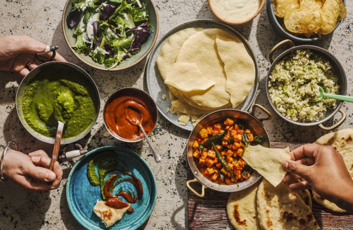 Modern Indian: Small Plates, Big Flavours, Fabulous Feasts - Cyrus Todiwala [KSIĄŻKA]