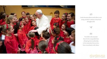 365 Inspirational Moments of Pope Francis: 7 - White Star [KSIĄŻKA]