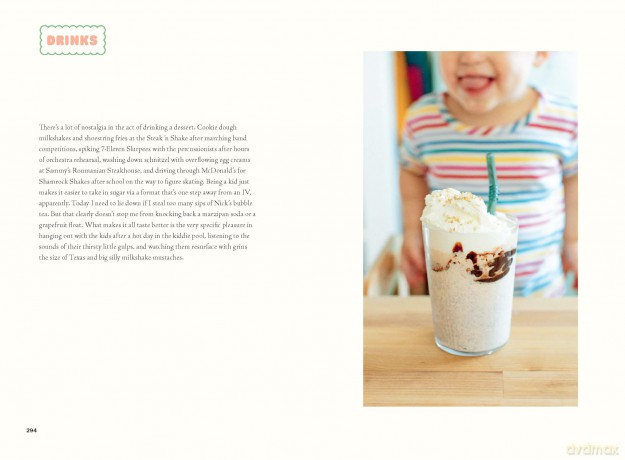 Sweet Farm!: A Delectable Dessert Cookbook with a Whimsical Farmhouse Twist, Indulge in Sweet Farm! - Molly Yeh [KSIĄŻKA]