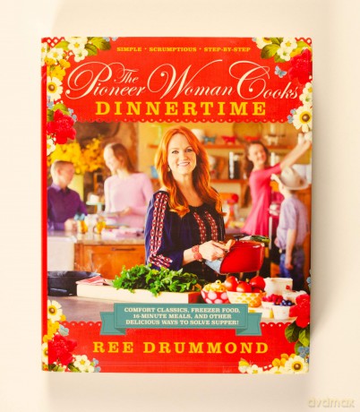 The Pioneer Woman Cooks-Dinnertime: Comfort Classics, Freezer Food, 16-Minute Meals, and Other Delicious Ways to Solve Supper! - Ree Drummond [KSIĄŻKA]