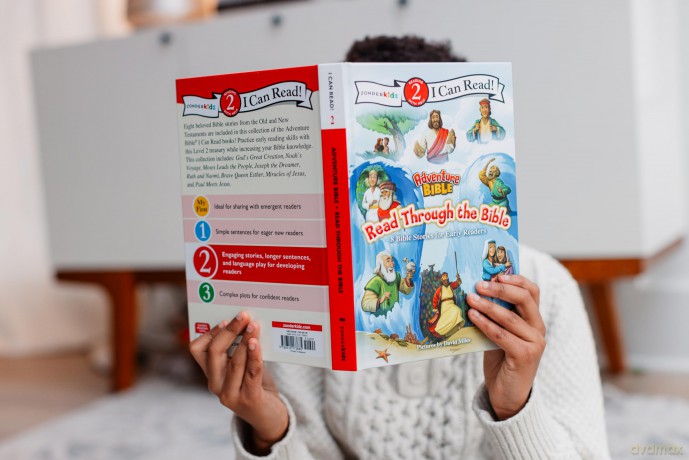 Adventure Bible Read Through the Bible: 8 Bible Stories for Early Readers (Level 2 I Can Read) - David Miles [KSIĄŻKA]