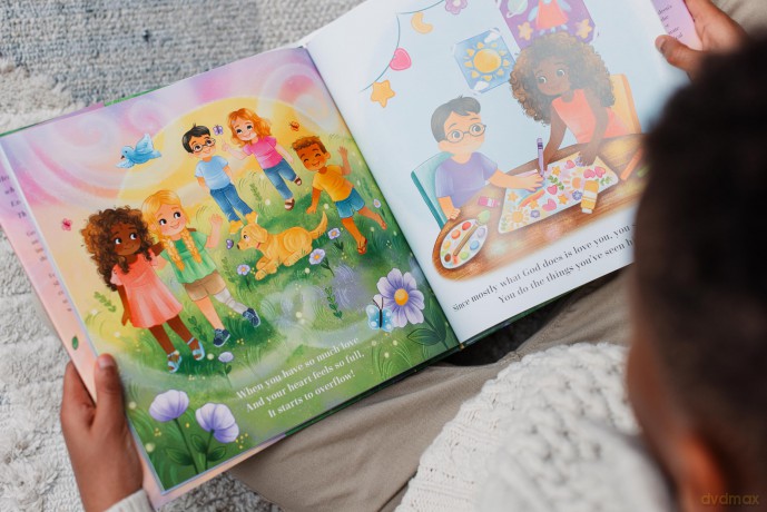 Mostly What God Does is Love You - Savannah Guthrie [KSIĄŻKA]