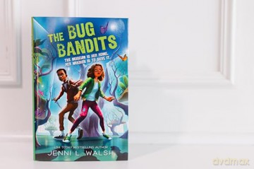 The Bug Bandits: The Museum Is Her Home. Her Mission Is to Save It. - Jenni L Walsh [KSIĄŻKA]