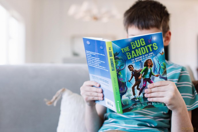 The Bug Bandits: The Museum Is Her Home. Her Mission Is to Save It. - Jenni L Walsh [KSIĄŻKA]