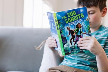 The Bug Bandits: The Museum Is Her Home. Her Mission Is to Save It. - Jenni L Walsh [KSIĄŻKA]