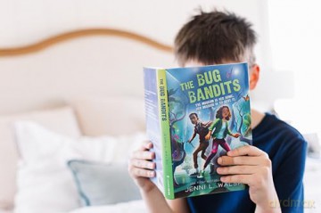 The Bug Bandits: The Museum Is Her Home. Her Mission Is to Save It. - Jenni L Walsh [KSIĄŻKA]