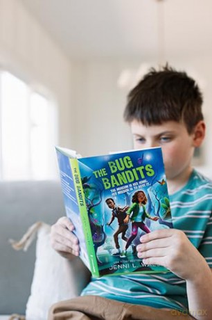 The Bug Bandits: The Museum Is Her Home. Her Mission Is to Save It. - Jenni L Walsh [KSIĄŻKA]