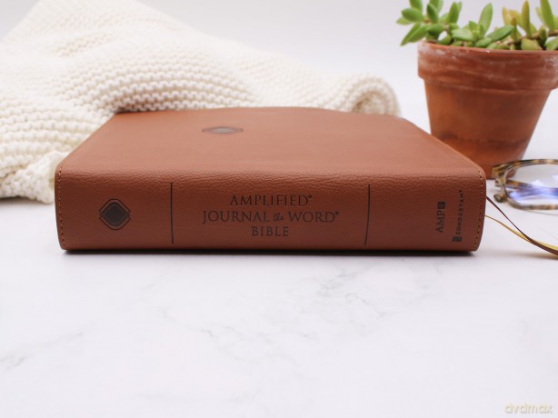 Amplified Journal the Word Bible, Leathersoft, Brown: Reflect, Take Notes, or Create Art Next to Your Favorite Verses - Zondervan [KSIĄŻKA]