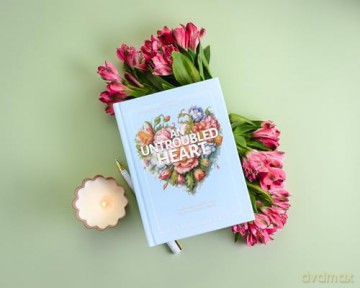 An Untroubled Heart: Calming Anxiety and Finding God's Peace (A 30-Day Morning and Evening Devotional) - Kara Stout [KSIĄŻKA]