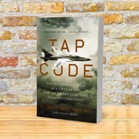 Tap Code: The Epic Survival Tale of a Vietnam POW and the Secret Code That Changed Everything - Carlyle S. Harris [KSIĄŻKA]