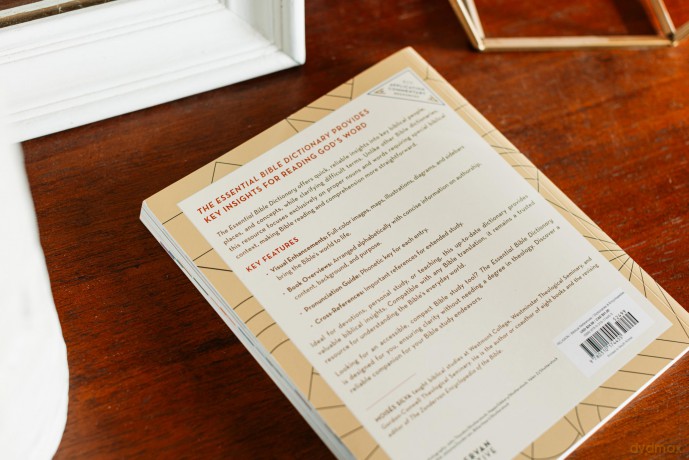 The Essential Bible Dictionary: Key Insights for Reading God's Word (NIV Application Commentary Resources) - Moisés Silva [KSIĄŻKA]