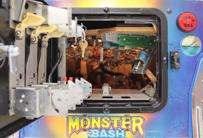 Monster Bash Flipper