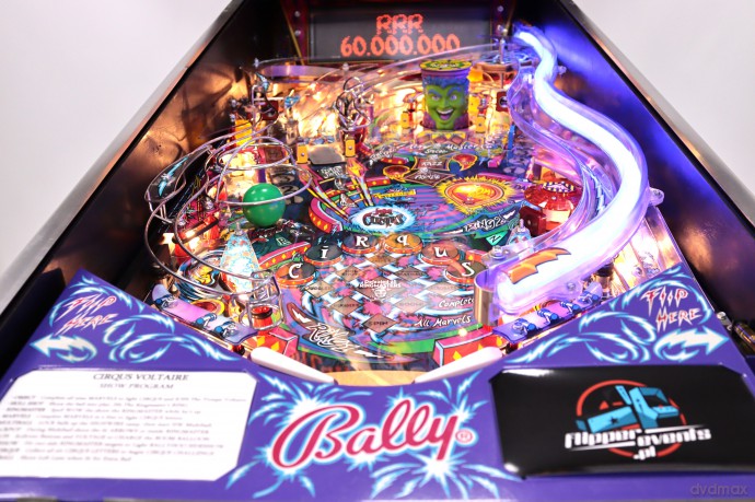 Cirqus Voltaire Flipper