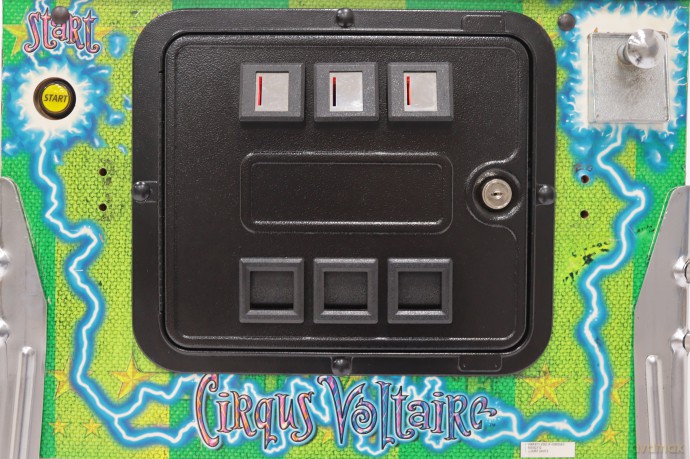 Cirqus Voltaire Flipper