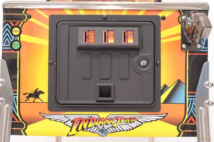 Indiana Jones: The Pinball Adventure Flipper