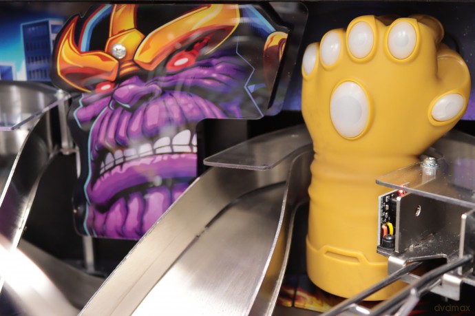 Avengers The Infinity Quest Premium Flipper