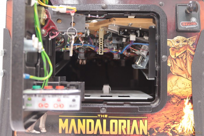 The Mandalorian Premium Flipper