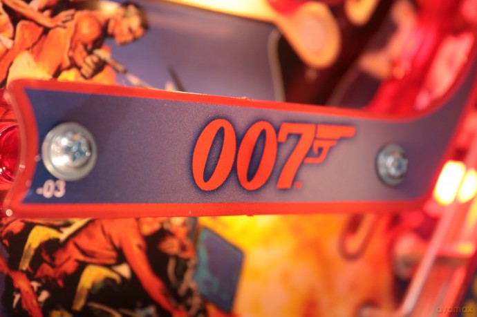 James Bond Premium Flipper