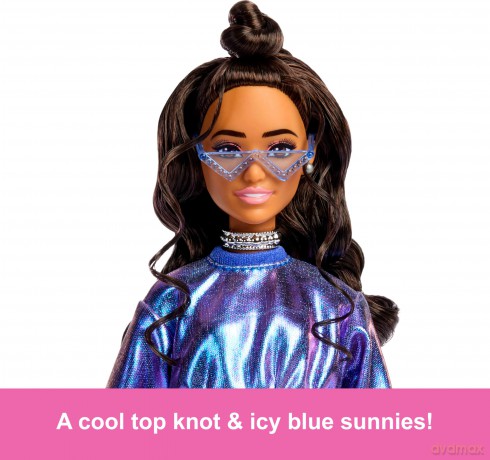 Barbie - Deluxe Style Blue Sweater Latina Doll (JFP42)
