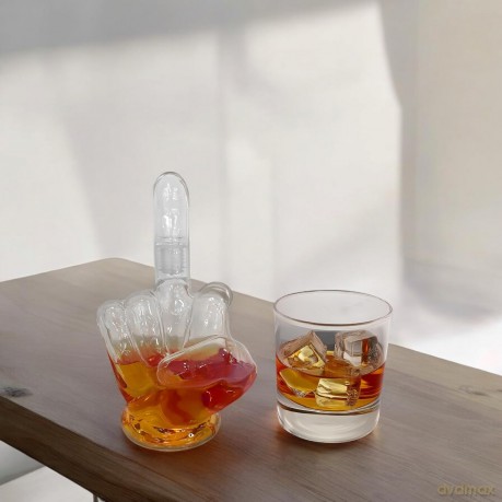 Mad Monkey - Up Yours Decanter - 23 cm tall, 1 liter capacity