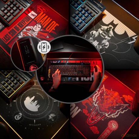 Numskull Batman - Oversize Gaming Mat & Mobile Charger