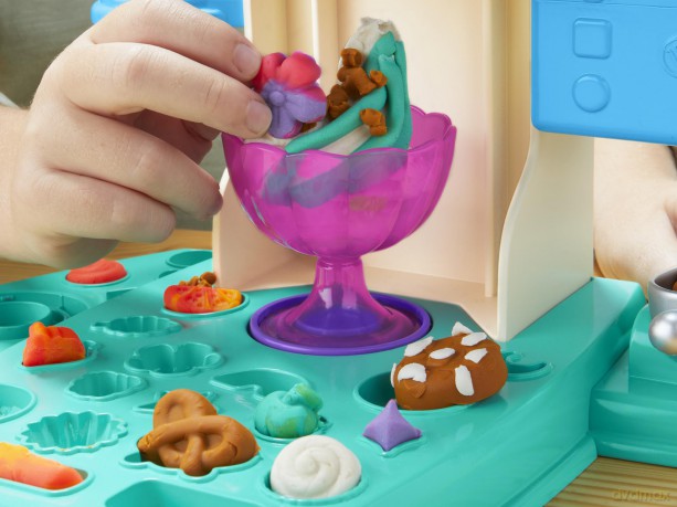 Play-Doh - Rainbow Swirl Ice Cream Playset (G0028)