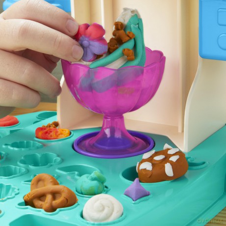 Play-Doh - Rainbow Swirl Ice Cream Playset (G0028)