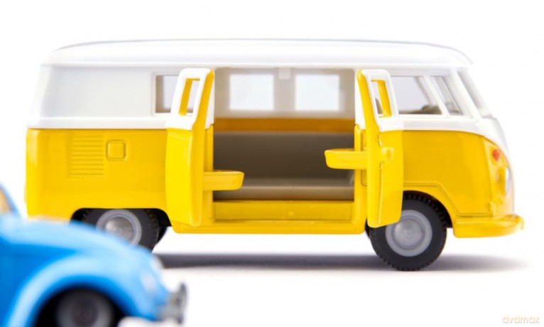 Siku VW T1 with Trailer and VW Beetle (313-2567)