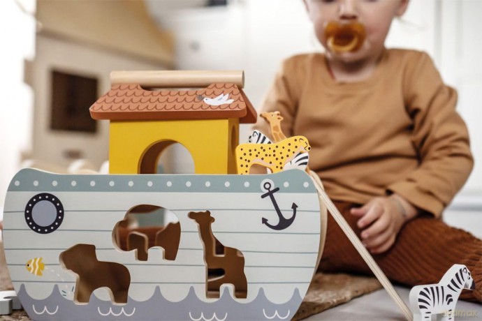 Small Foot - Noah's Ark Sorting Box Safari - (I-SF12456)
