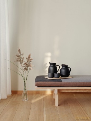 Stelton - Amphora Vacuum Jug 1 L (Soft Black)