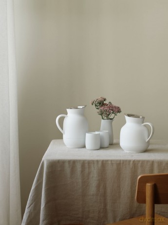 Stelton - Amphora Vacuum Jug 1 L (Soft White)