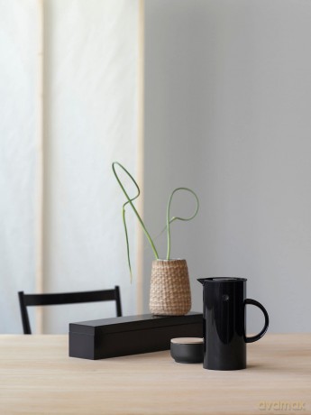 Stelton - EM77 Vacuum Jug 0.5 L (Black)