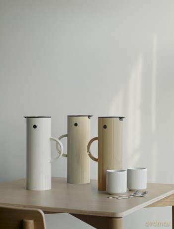 Stelton - EM77 Vacuum Jug 1 L (Sand)