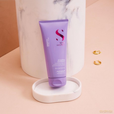Alfaparf Milano Smoothing conditioner for unruly hair Semi Di Lino Smooth (Smoothing Conditioner) - Volume: 200 ml