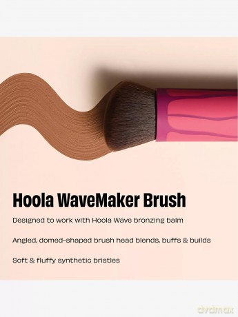 Benefit Hoola Cosmetic Brush (Wavemaker Brush)