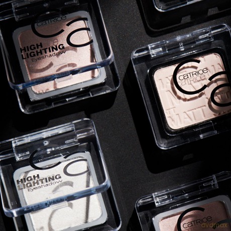 Catrice Highly pigmented brightening eye shadow 2 g - Shade: 10