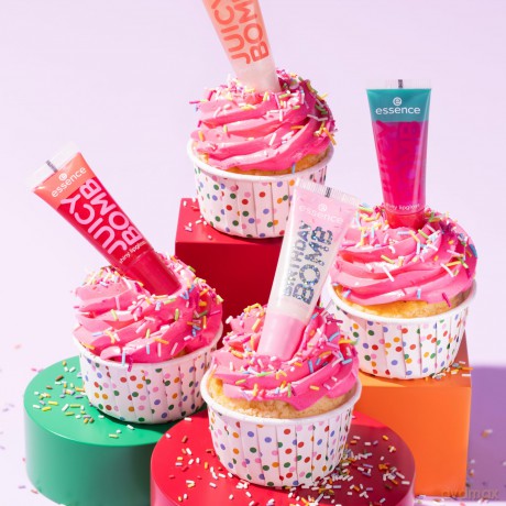 essence Lip gloss Birthday Bomb (Shiny Lipgloss) 10 ml - Shade: 01 Cake My Day
