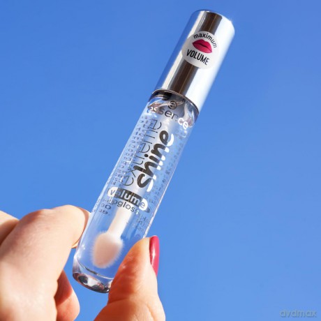 essence Lip gloss with a wet effect Extreme Shine (Volume Lip Gloss) 5 ml - Shade: 01 Crystal Clear