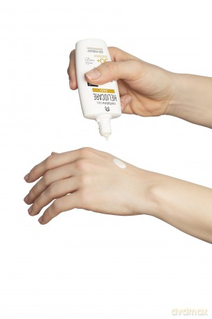 Heliocare Fluid Sunscreen 360° Sensation SPF 50+ (Ultralight Oil Free Sunscreen) 50 ml