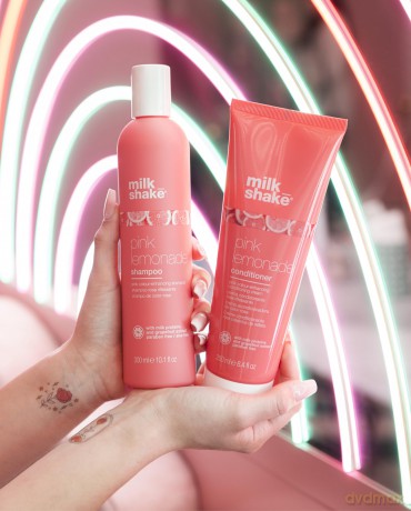 Milk Shake Conditioner for blonde and lightened hair Pink Lemonade (Conditioner) - Volume: 250 ml
