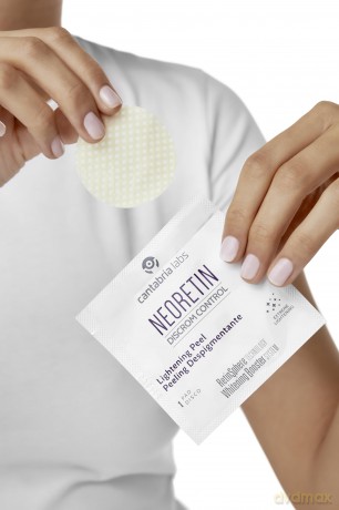 NEORETIN Exfoliating skin pads Discrom Control (Lightening Peel Pads) 6 pcs