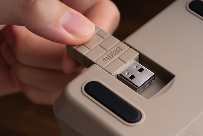 8BitDo Mechanical Numpad C64 Ed.