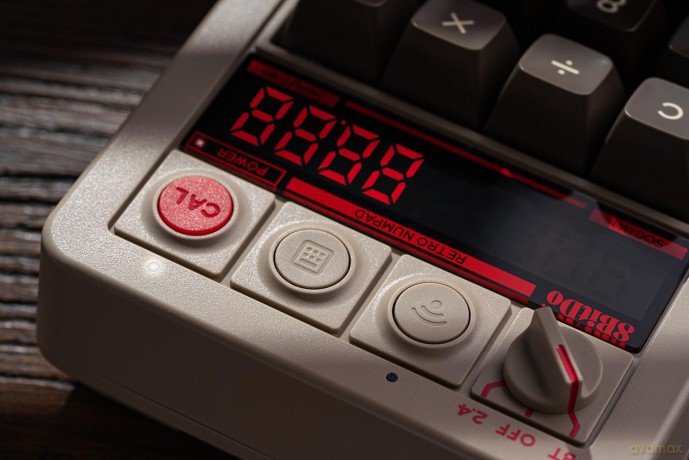 8BitDo Mechanical Numpad C64 Ed.
