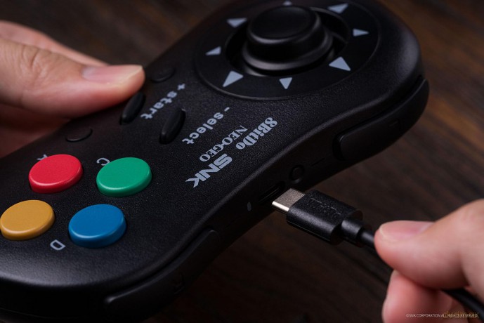 8BitDo NEOGEO Wireless Pad Mai Shir